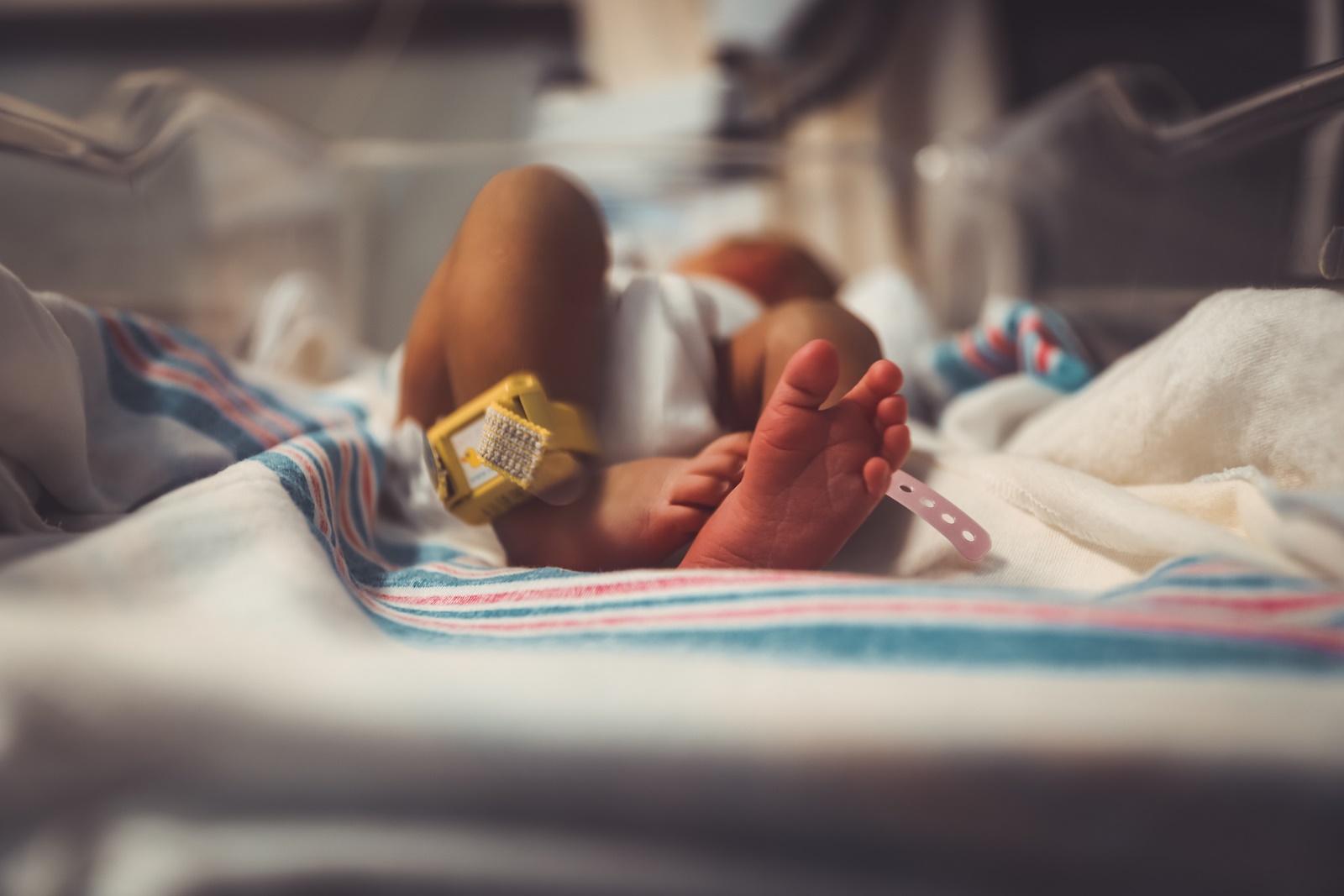 Ράφα μωράκι: Δεν άντεξε το κοριτσάκι που γεννήθηκε με καισαρική μετά τον θάνατο της μητέρας του