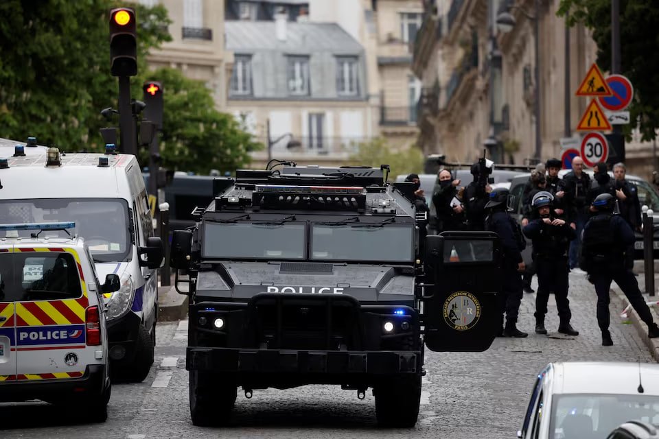 Απειλεί να ανατιναχθεί Παρίσι: Χειροπέδες σε 60χρονο άνδρα