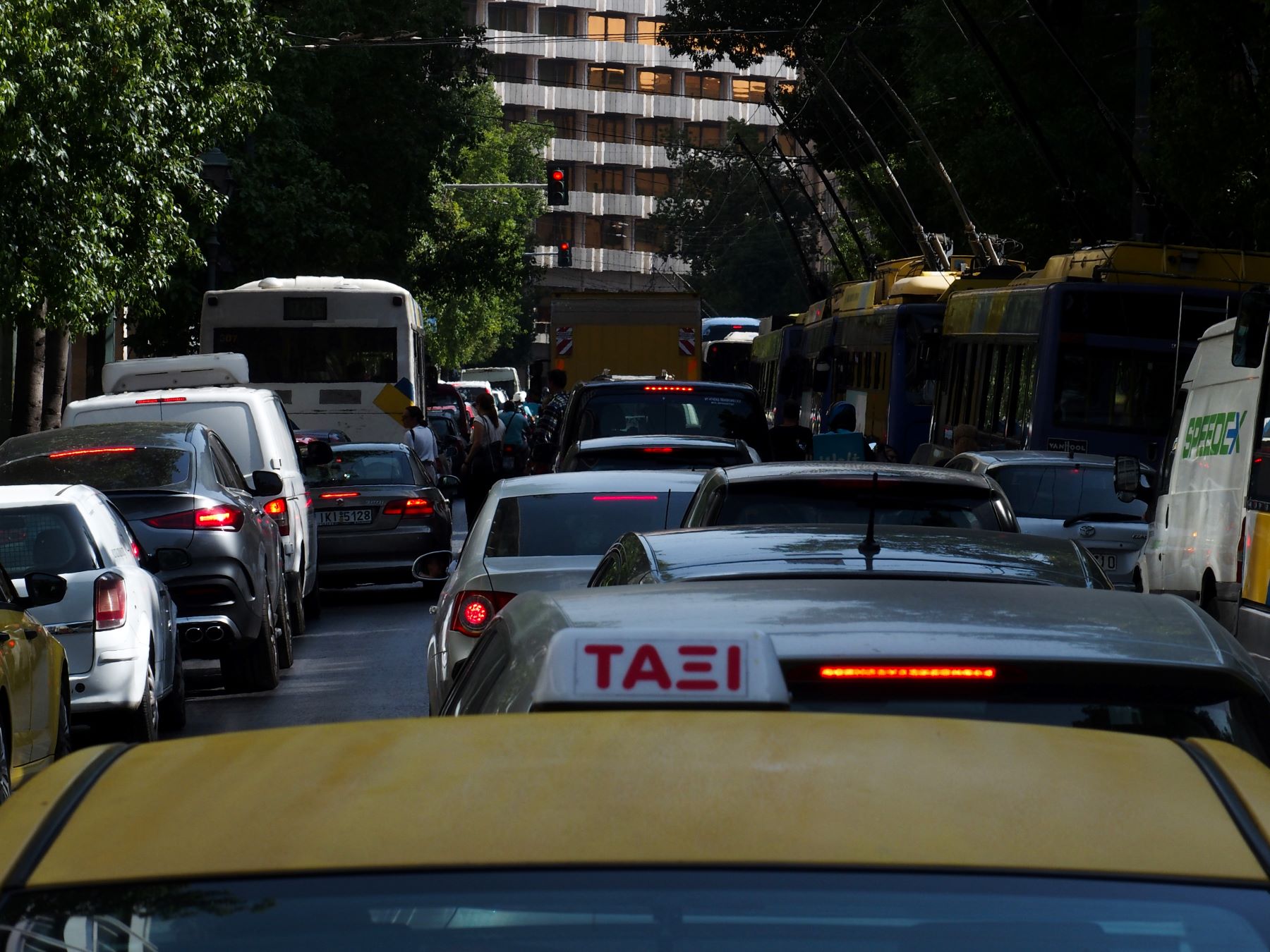 Τροχαίο Σταδίου: Αυτοκίνητο συγκρούστηκε με μοτοσικλέτα