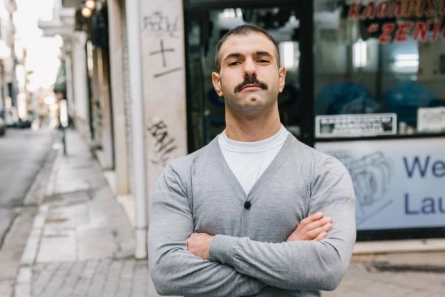 Καρκάς για Τσαρούχα: «Ξυλοκοπούσε πρώην συντρόφους του»