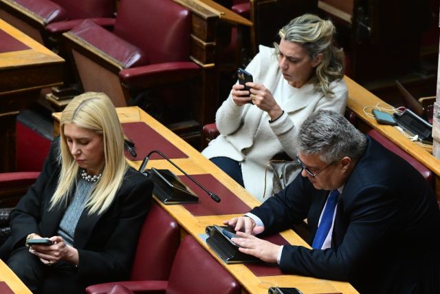 Το κόκκινο χαλί της Βουλής