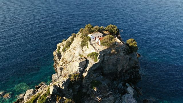Το ελληνικό νησί που κατακτά τους Ιταλούς ταξιδιώτες