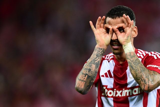 Ολυμπιακός – ΠΑΟΚ 4 – 2: Με «τεσσάρα» και ανατροπή στο κατάμεστο Καραϊσκάκη, πανηγυρίζει τον τίτλο