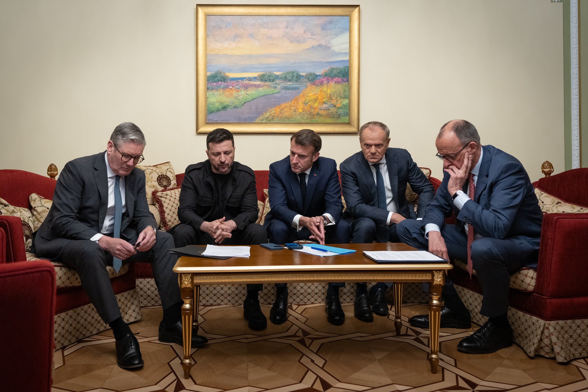Μακρόν Ουκρανία: Παρασκήνια από το ταξίδι με τρένο στο Κίεβο