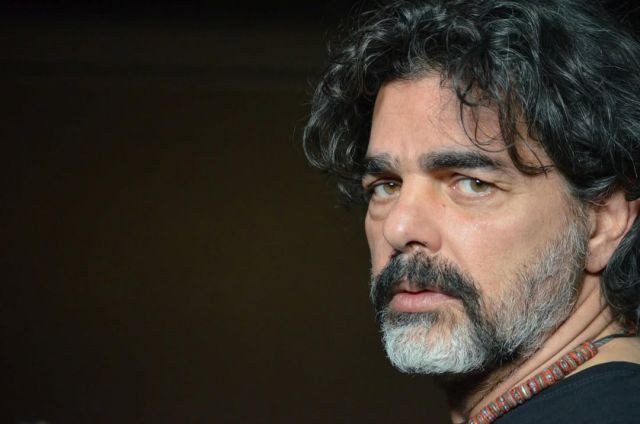 Ιωσήφ Πολυζωίδης στο “Καλύτερα Αργά”: Εν δυνάμει είμαστε όλοι μανιακοί δολοφόνοι