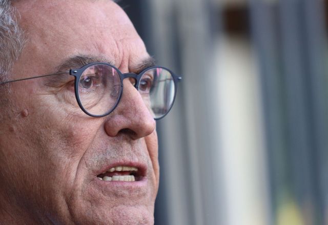 Καπερνάρος – Καραμέρος: Ο δικηγόρος προανήγγειλε μήνυση στον εκπρόσωπο Τύπου του ΣΥΡΙΖΑ