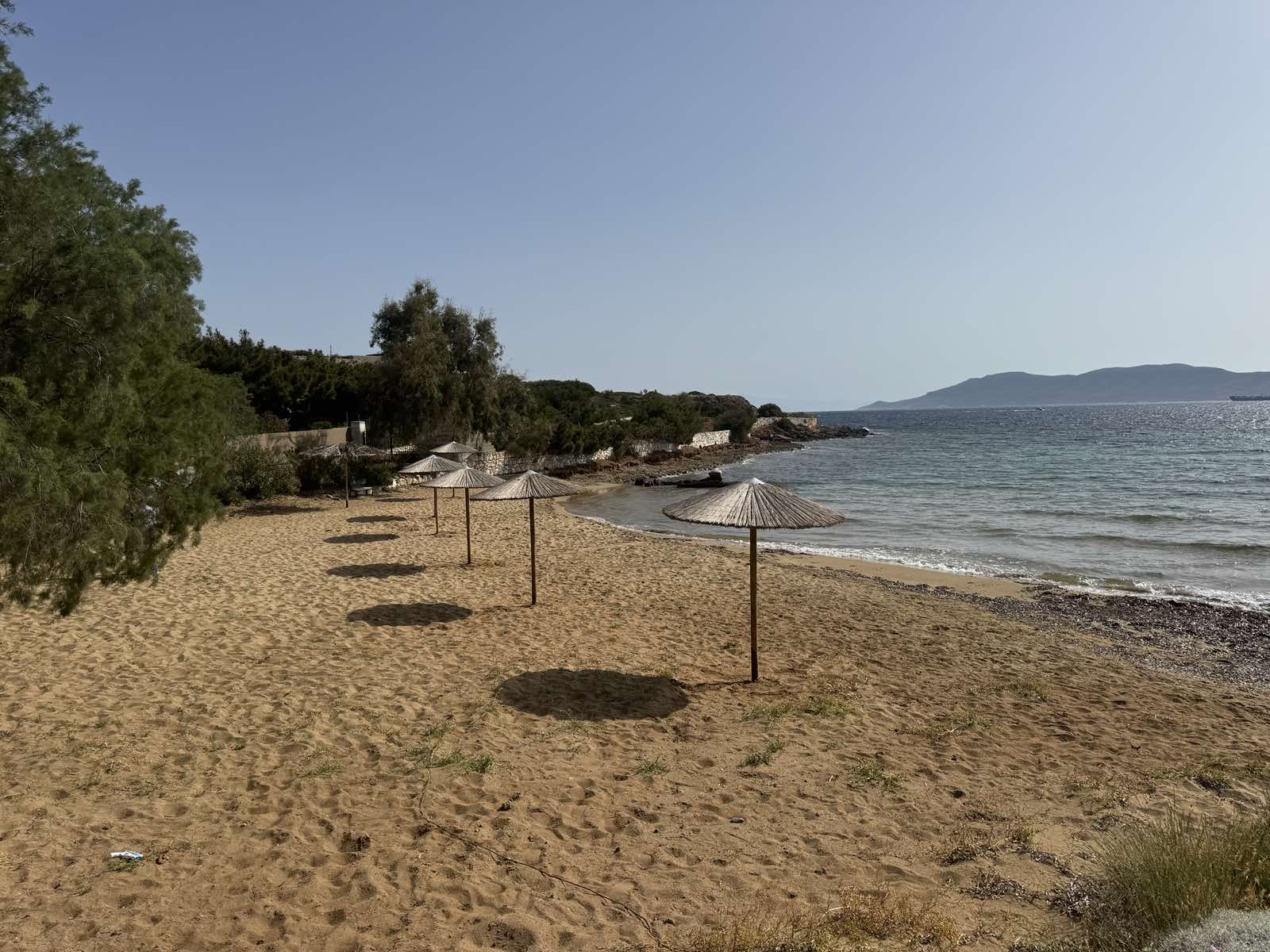 Δήμος Λαυρεωτικής: Τοποθετούνται δωρεάν ομπρέλες για σκιά στις δημοτικές παραλίες