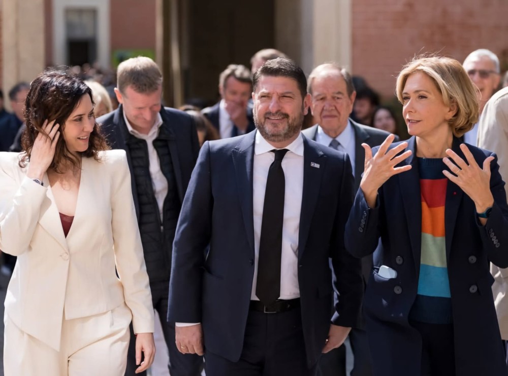 Αθήνα στο επίκεντρο: Σημαντική συνάντηση Χαρδαλιά με τις Ηγέτιδες Παρισιού και Μαδρίτης για κοινές δράσεις
