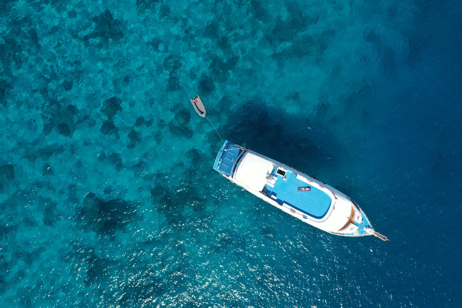 «Wanderlust»: Η θαλαμηγός των 100 εκατ. δολαρίων που μαγνητίζει τη Μύκονο