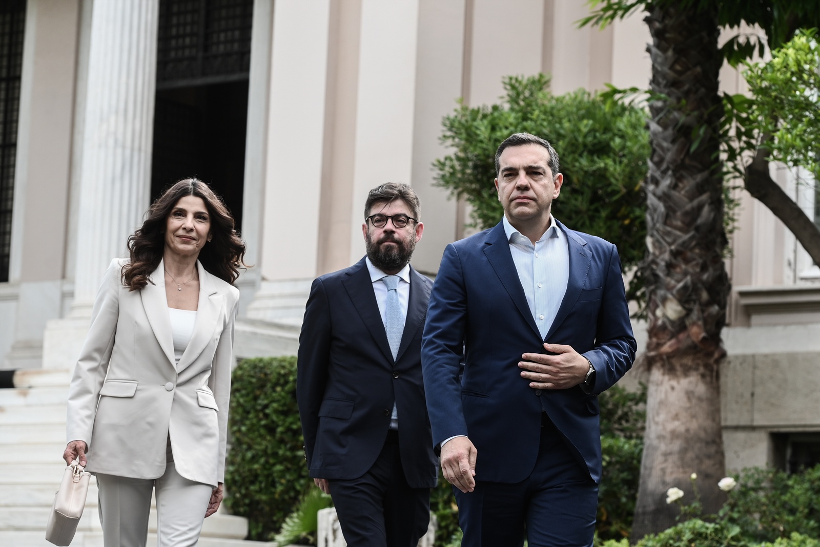 Ο Τσίπρας σχεδιάζει την επόμενη ημέρα