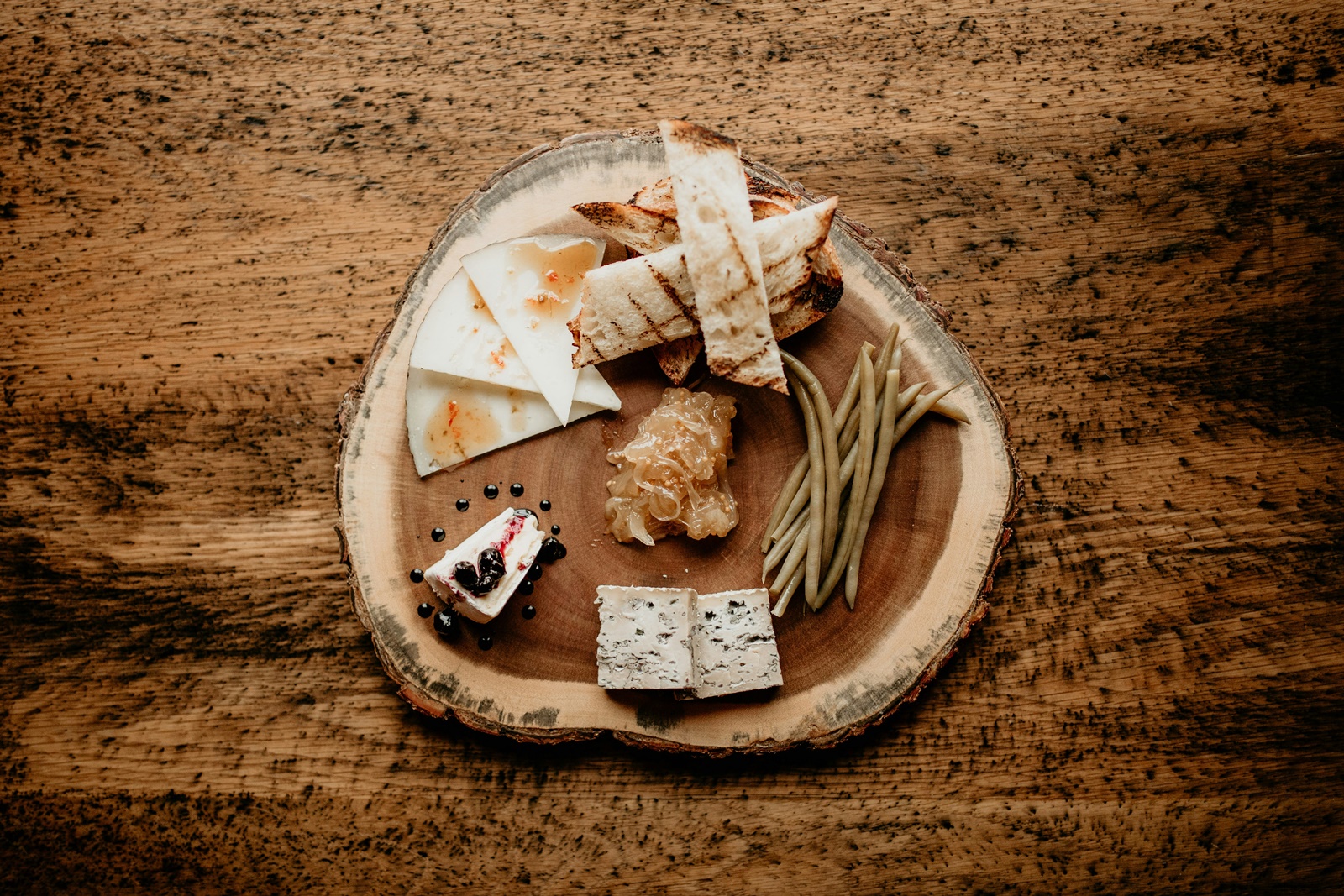 Taste Atlas 2025: Αυτά είναι τα 50 κορυφαία κατσικίσια τυριά στον κόσμο