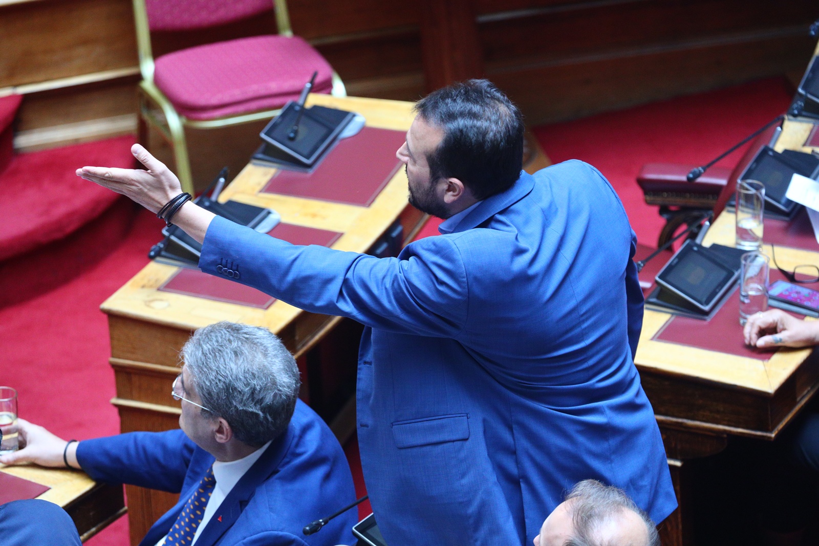Μητσοτάκης – Παππάς στη Βουλή: “Σιγά τα αίματα κύριε 13-0”