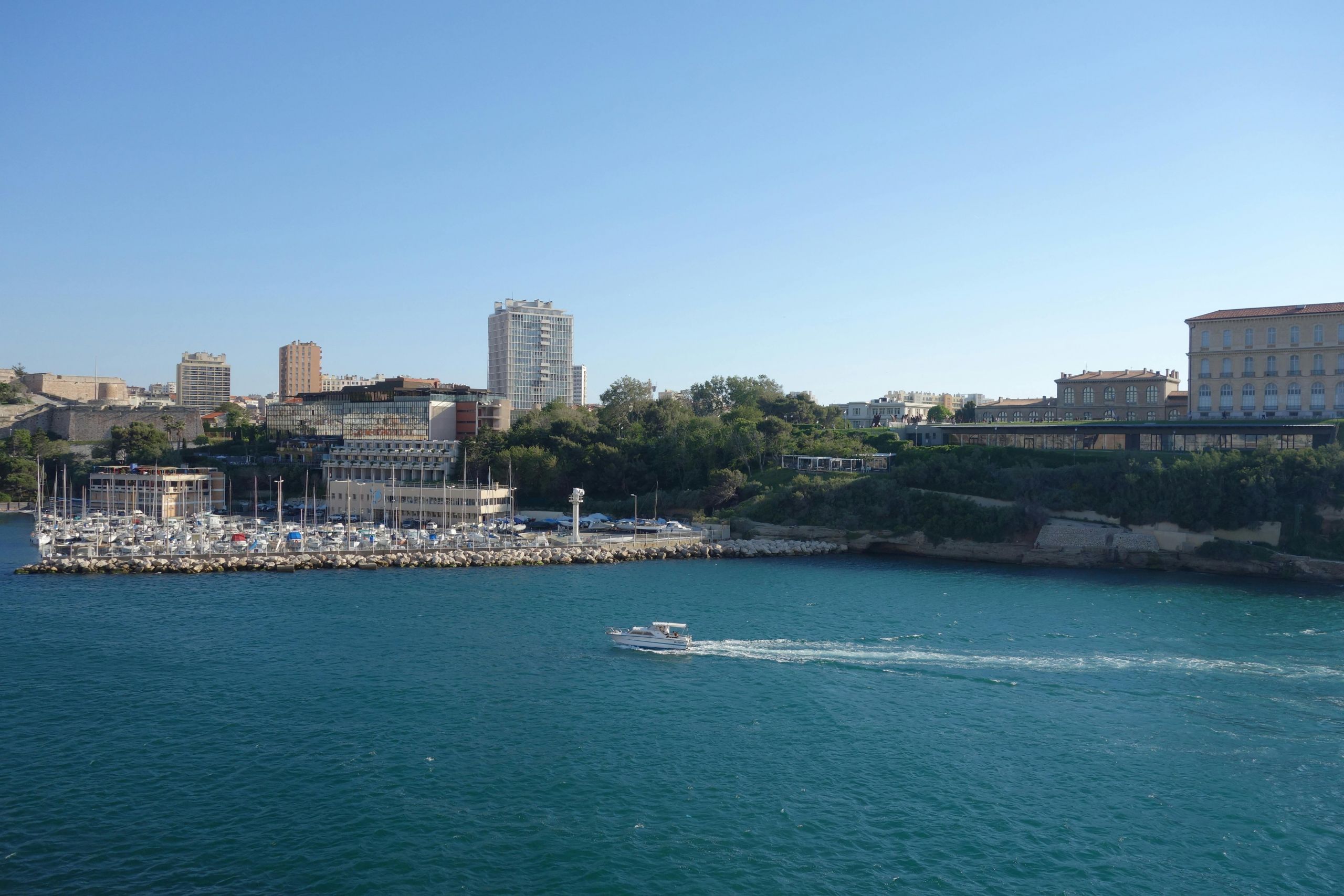 Με λαμπρότητα έπεσε η αυλαία των «Ημερών Θάλασσας 2025» στον Πειραιά