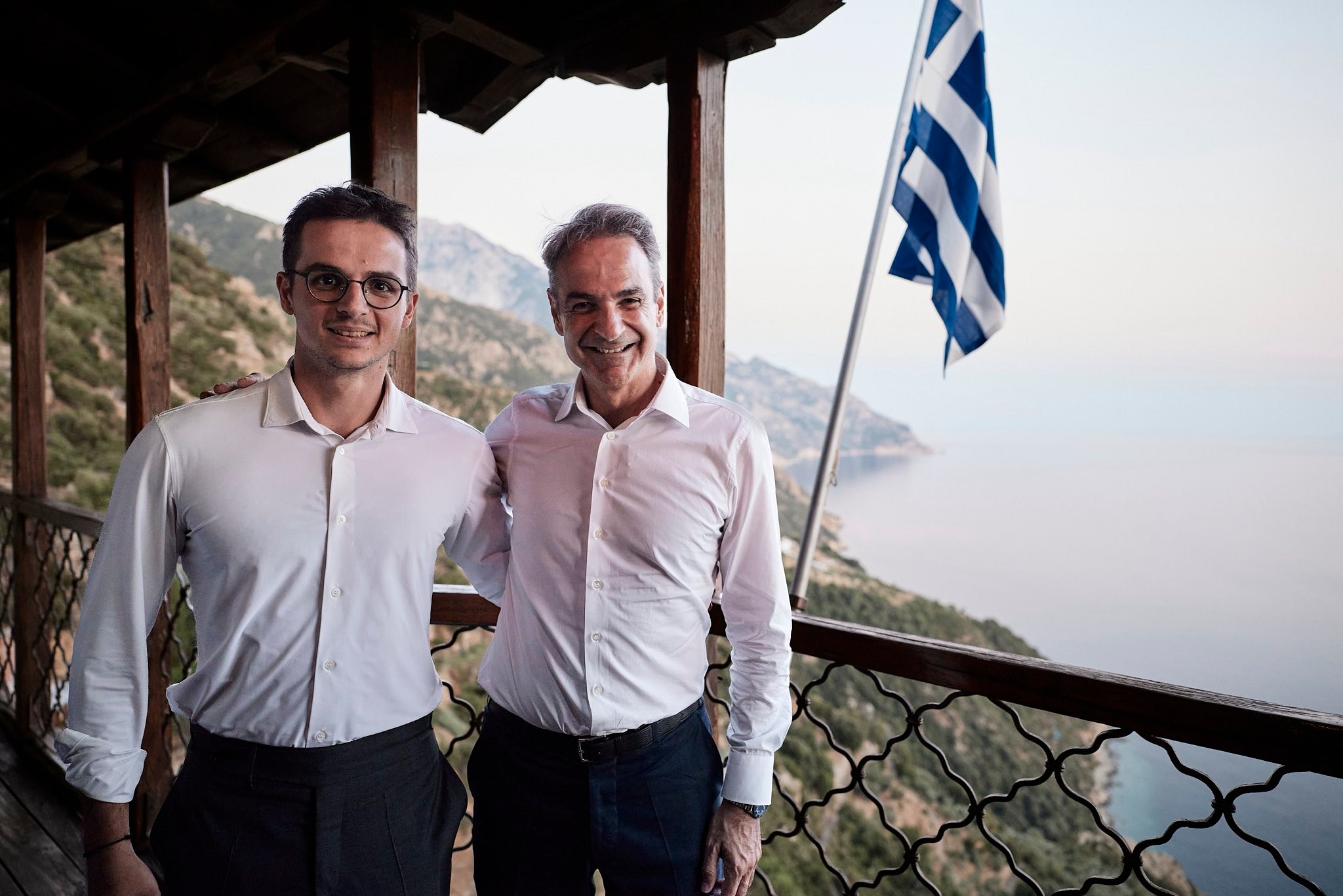 Μητσοτάκης Άγιο Όρος: Οι μοναχοί τέλεσαν τρισάγιο στη μνήμη των γονέων του