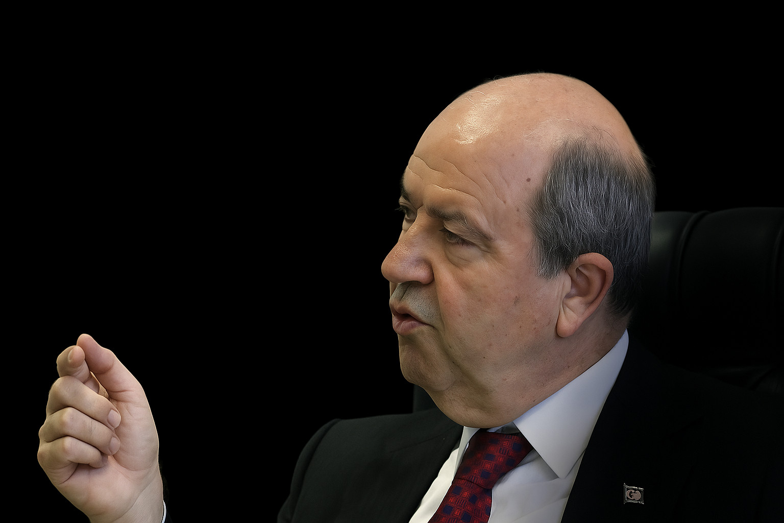 Τατάρ σε Φειδία Παναγιώτου: «Μην υποκύψεις στις απειλές» – Τον προτρέπει να δημοσιεύσει τη συνέντευξη
